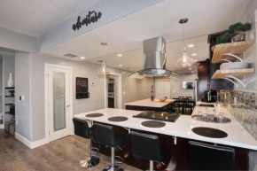 Extravagant Victorian Near UC Davis Medical Center